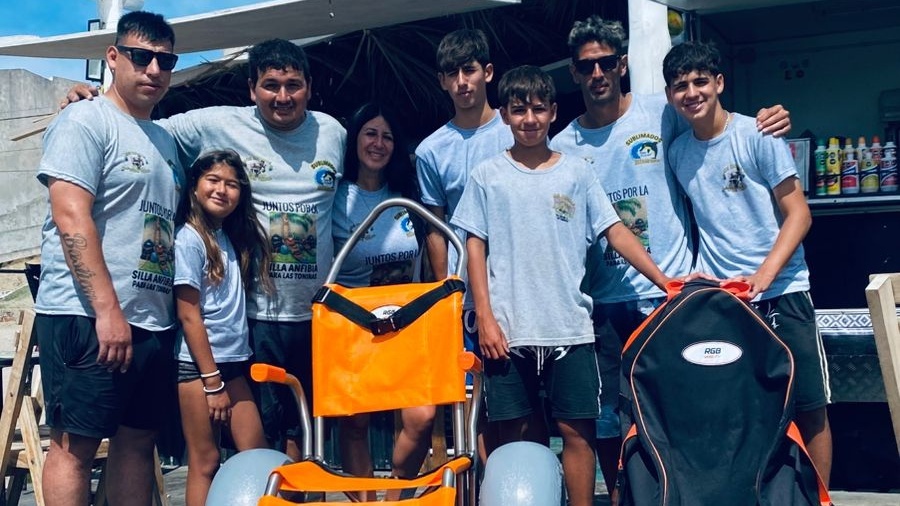 SOLIDARIDAD TONINENSE: Vecinos consiguen una silla anfibia